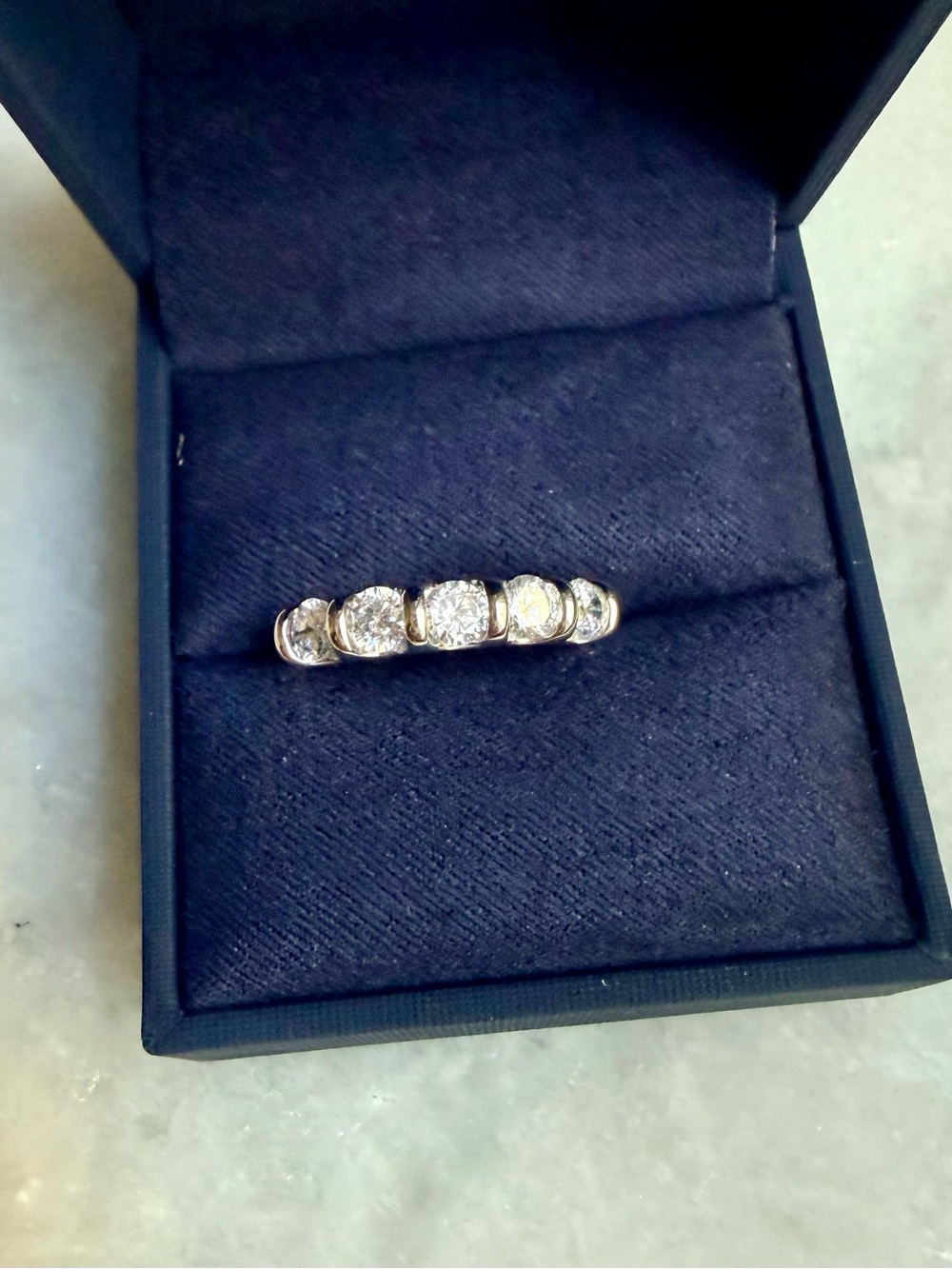 NWOT 1.50 ctw Lab Created White Sapphire 5-stone Anniversary Ring in SS sz 7